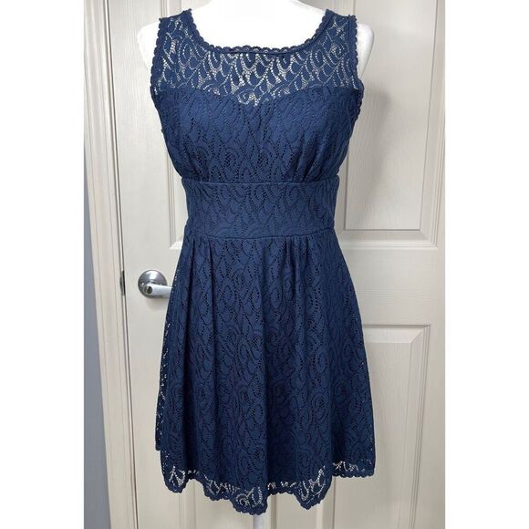 B. Darlin Lace Sleeveless Cocktail Party Dress (Navy) - 9/10 - Picture 2 of 9